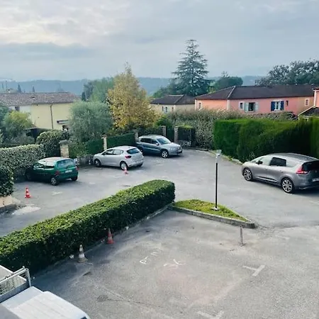 Maison 2 P- Lotissement Avec Piscine *