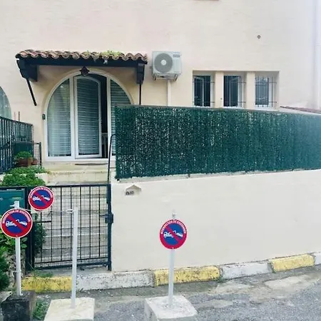 Maison 2 P- Lotissement Avec Piscine